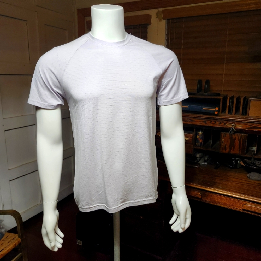Motion Short Sleeve T in Light Lavendar Size Small S/CH/P  Brand New NWT